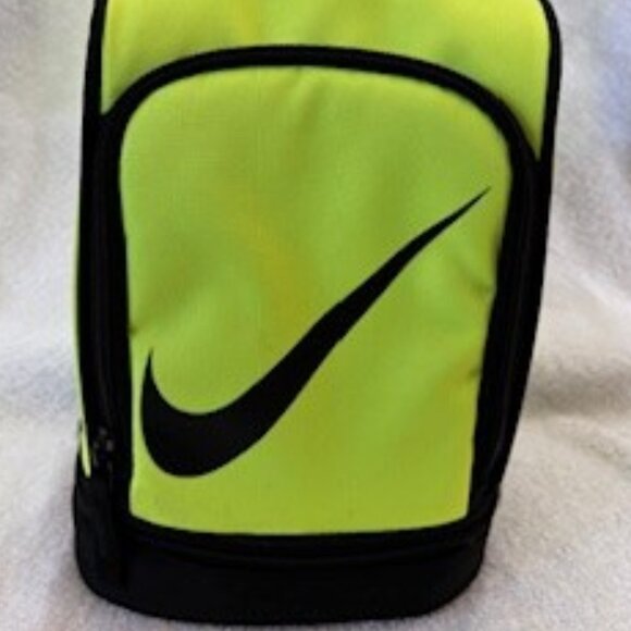 Nike insulated "Volt" drink/lunch carrier with zip close front and base NWT - Picture 1 of 8